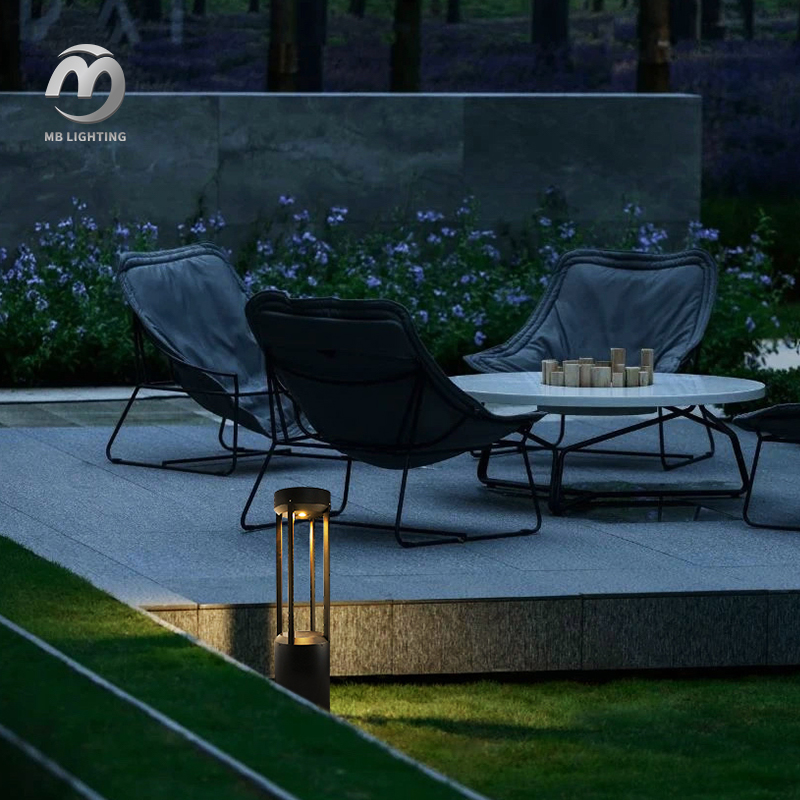 Outdoor Waterproof Lawn Lights Courtyard Pathway Decoration Lighting 15W LED Garden Bollard Light