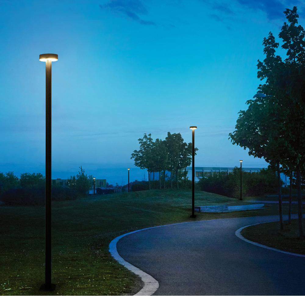 High Post landscape lamp